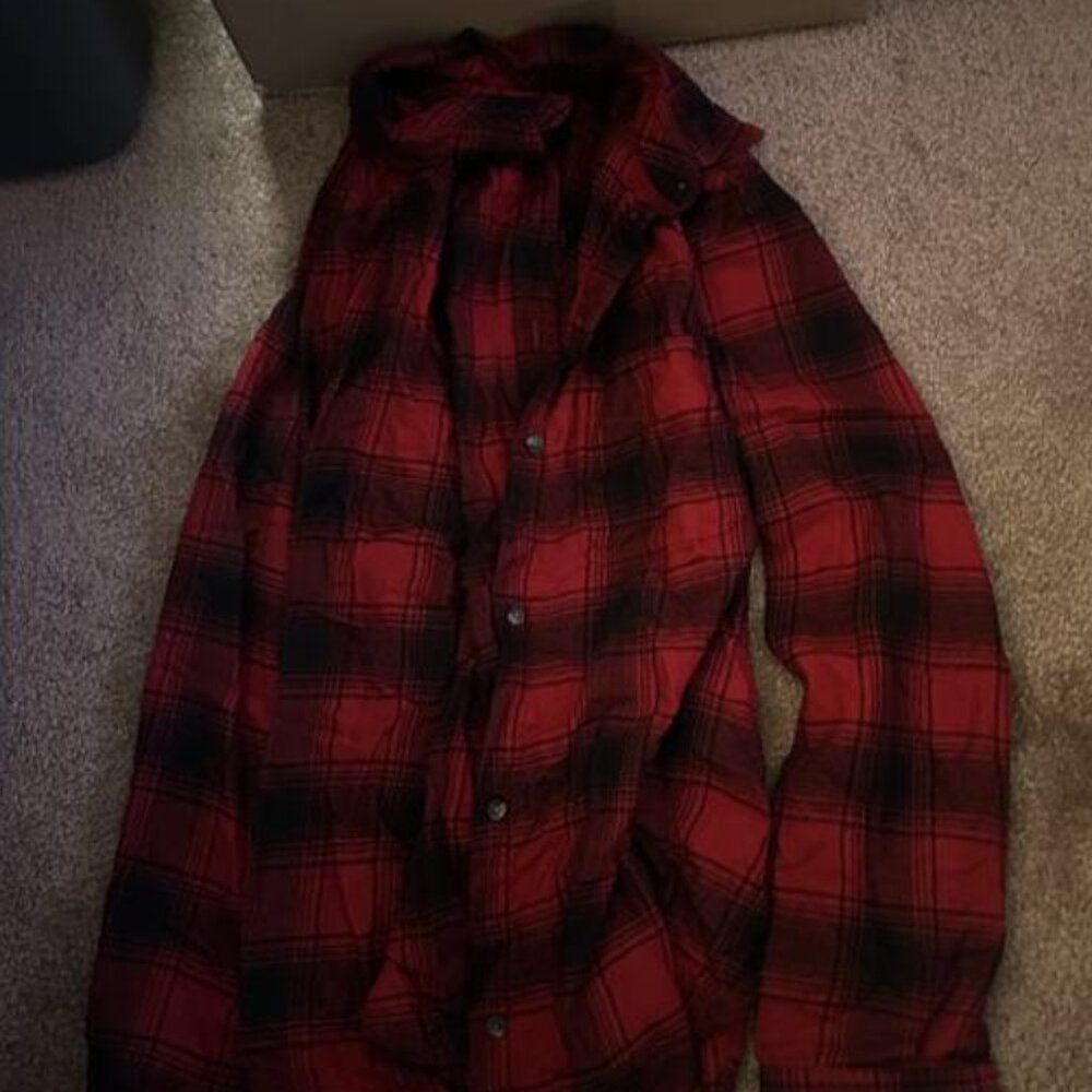 American Eagle Outfitters Women's (M) Red Plaid Amazingly Soft Flannel Top